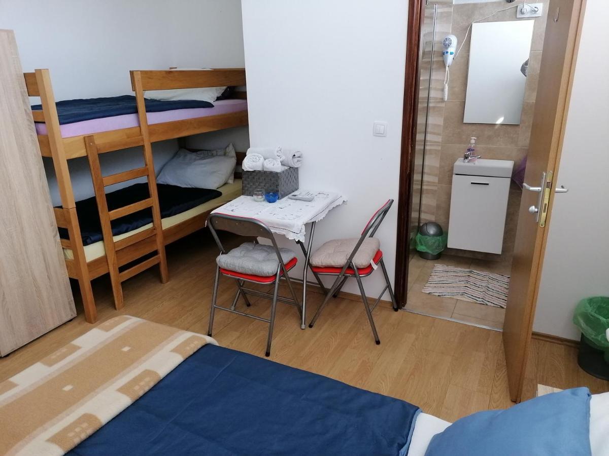 Hostel Poslon Крапина Екстер'єр фото