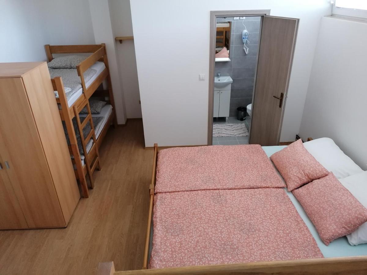 Hostel Poslon Крапина Екстер'єр фото