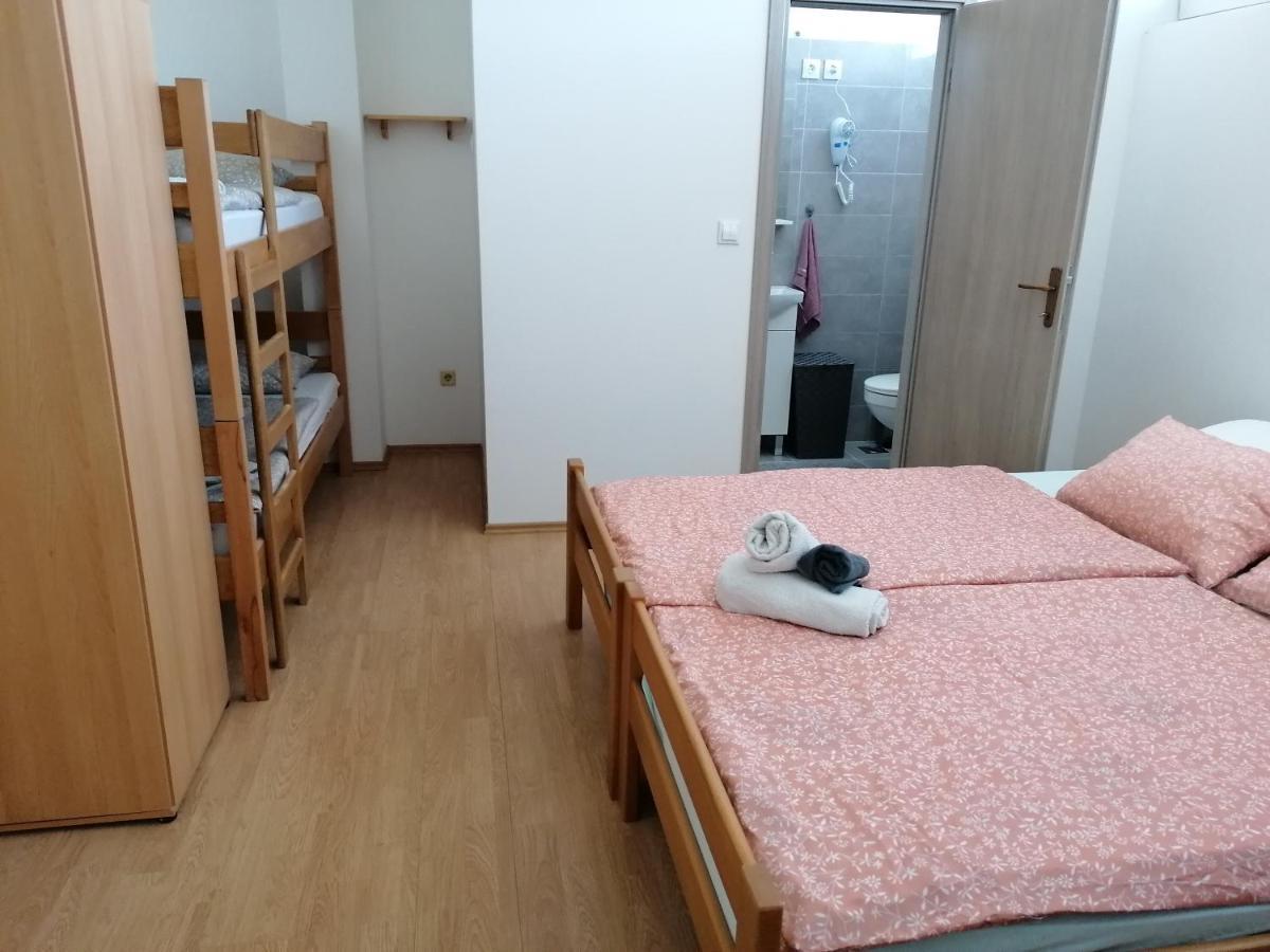 Hostel Poslon Крапина Екстер'єр фото