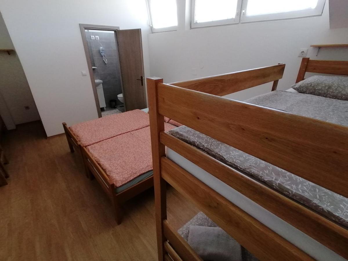 Hostel Poslon Крапина Екстер'єр фото