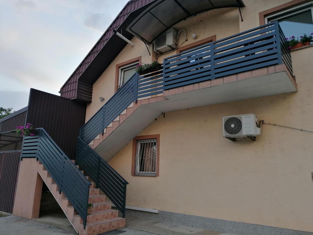 Hostel Poslon Крапина Екстер'єр фото