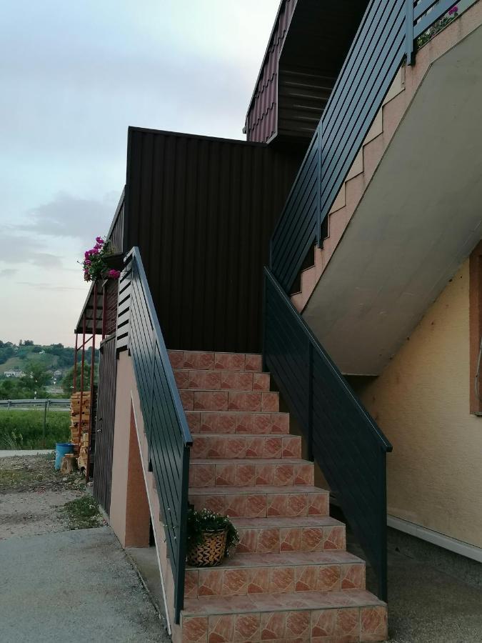 Hostel Poslon Крапина Екстер'єр фото