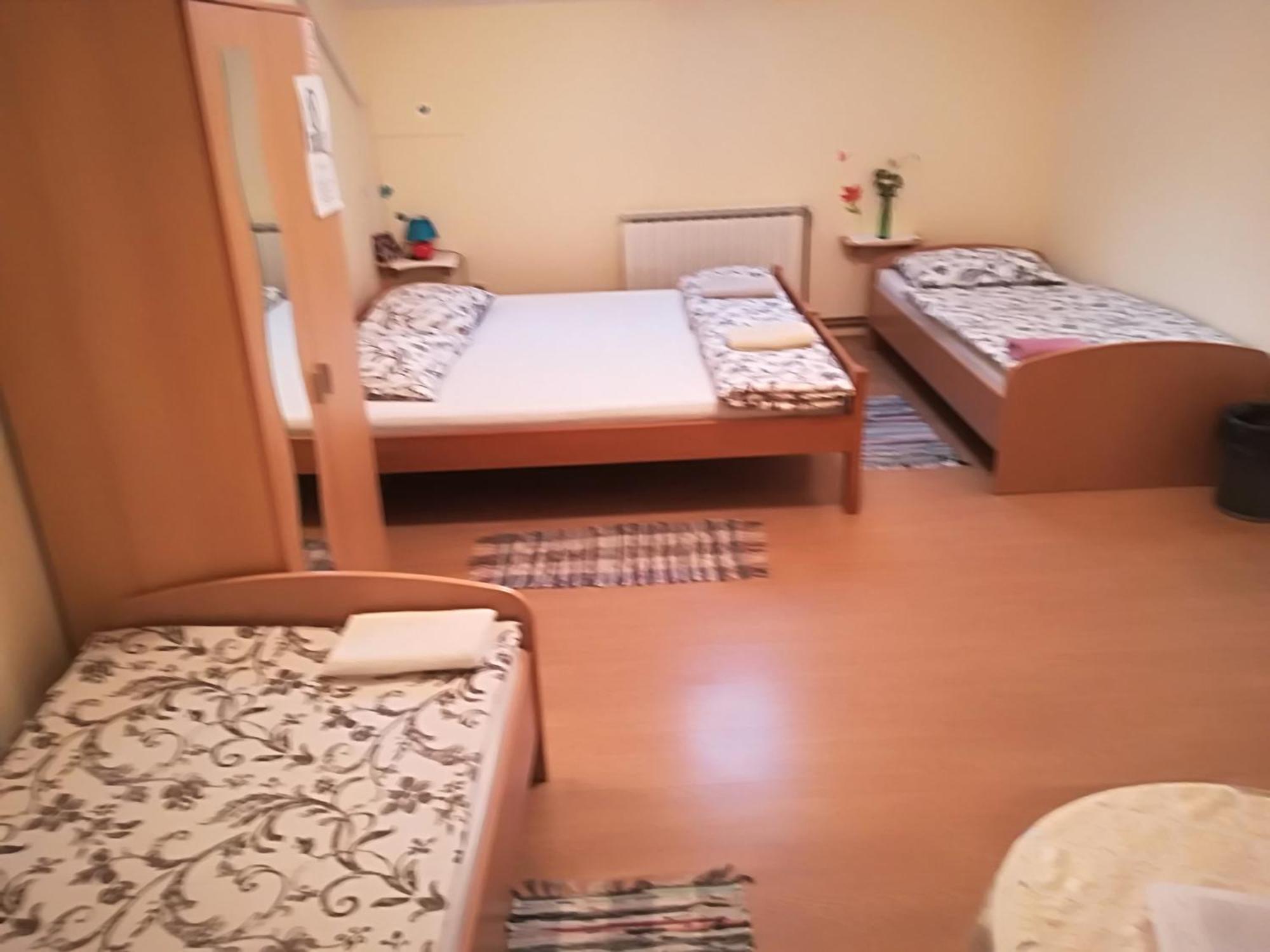 Hostel Poslon Крапина Номер фото