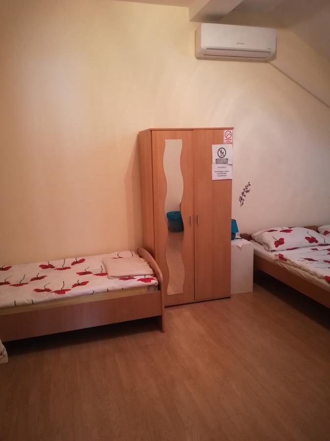 Hostel Poslon Крапина Екстер'єр фото