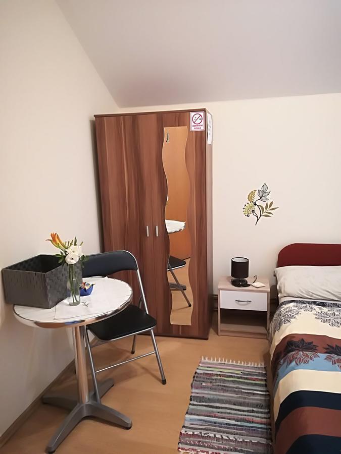Hostel Poslon Крапина Екстер'єр фото