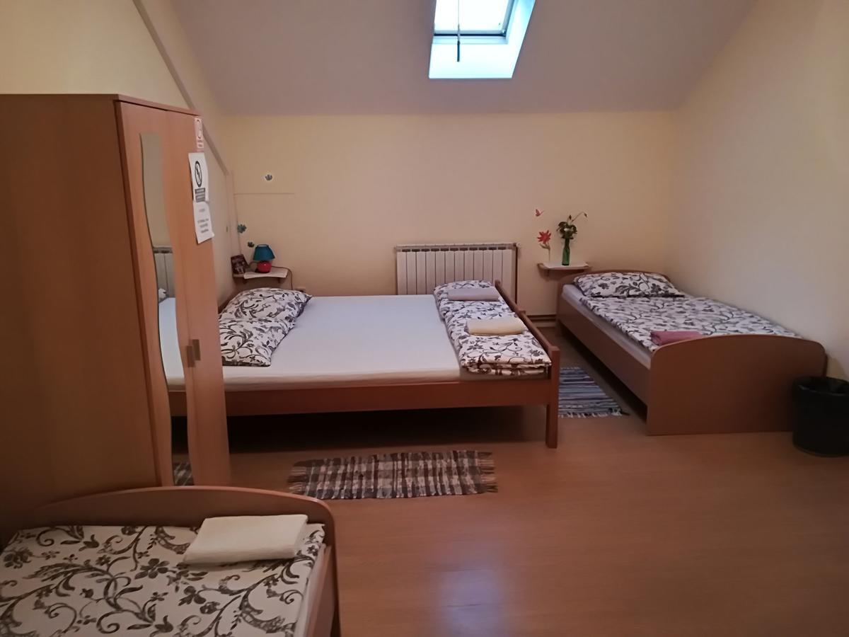 Hostel Poslon Крапина Екстер'єр фото