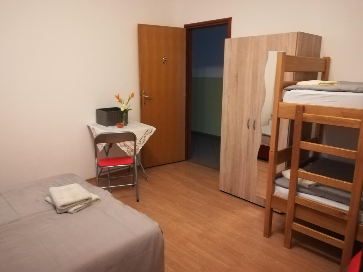 Hostel Poslon Крапина Екстер'єр фото
